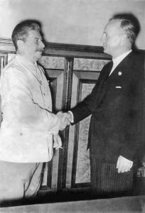 Сталин и Риббентроп в Кремле (23 августа 1939 г.)
